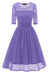 Elegante vestido midi de encaje morado de corte A
